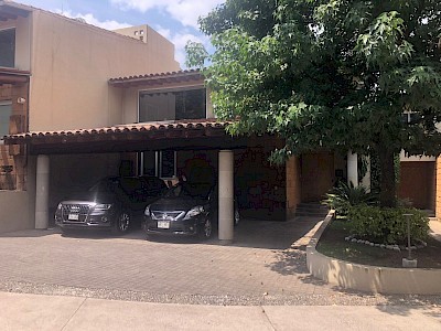 Hermosa casa muy cerca de vista hermosa 