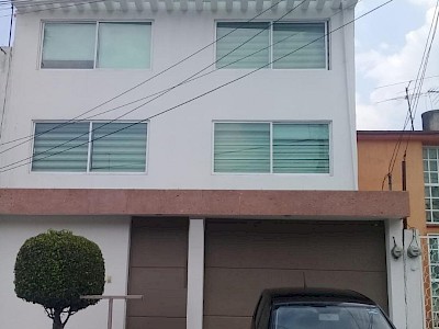 CASA DE AUTOR REMODELADA EN RENTA Y VENTA DRAMATURGOS, SATÉLITE, NAUCALPAN