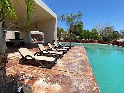 Amplio Terreno en Privada Residencial con Amenidades en Merida