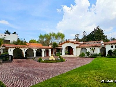 Espectacular casa en San Carlos Metepec en Venta 