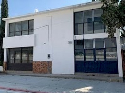 ESTUPENDO LOCAL COMERCIAL PARA PRODUCIR DINERO UBICADO EN EL LIBRAMIENTO SUR A ESCASOS METROS DEL PUENTE SOBRE LA 11ª. PONIENTE SOBRE EL CARRIL DE BAJA EN TUXTLA GUTIÉRREZ, CHIAPAS. MÉXICO. CUENTA CON BODEGA PROPIA.