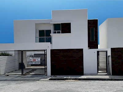 Venta de casa ubicada en la General Zuazua Fraccionamiento Jarachina Sur