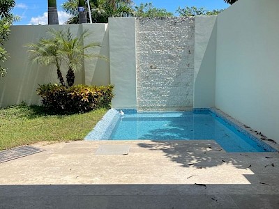Renta casa de 4 recamaras Temozón Norte