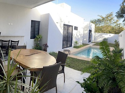 venta hermosa casa de un piso en privada con amenidades al norte de Mérida