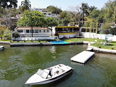 HOTEL EN VENTA EN LAGO TEQUESQUITENGO, JOJUTLA MORELOS