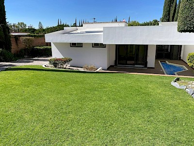 CASA DE 1 NIVEL EN JURIQUILLA