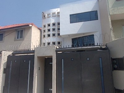 CASA EN VENTA EN JARDINES DE BELLAVISTA, TLALNEPANTLA