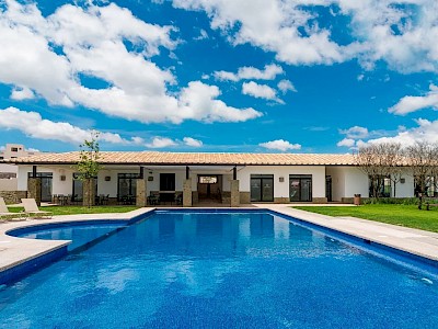 DEPARTAMENTO EN PB CON VISTA AL CAMPO DE GOLF EN RENTA Y VENTA, SAMARE ZIBATÁ, QUERÉTARO
