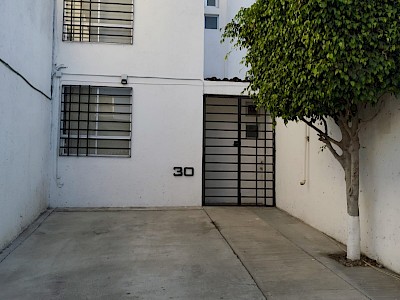 Casa en Venta de 3 habitaciones en Misión San Jose  