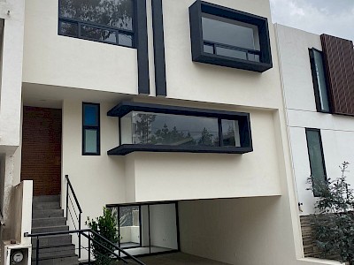 CASA DE AUTOR EN VENTA EN AQUA I, RESIDENCIAL LAGO ESMERALDA, ATIZAPÁN