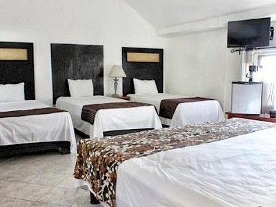 HOTEL  EN  VENTA   EN  PLAYA  DEL  CARMEN 