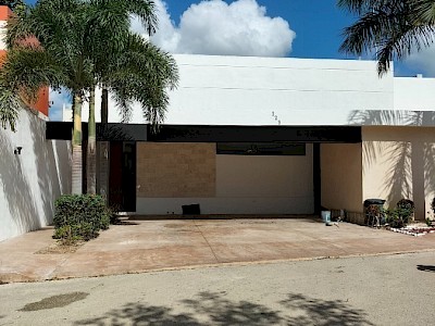 Venta casa en Cholul Mérida Yuc calle cerrada 
