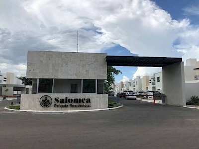 CASA EN RENTA -  privada Salomea