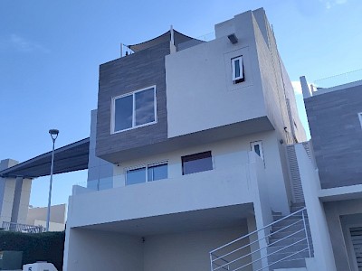 CASA EN VENTA EN ESQUINA EN SULÉ ,ZIBATÁ, QRO