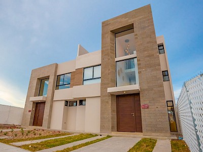 CASA EN VENTA EN ATIA, JURIQUILLA, QUERÉTARO