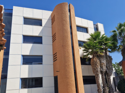 Departamento seminuevo, en Milenio III, dentro de Privada a unos pasos de Av. principal