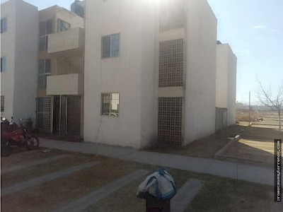 DEPARTAMENTO PLANTA BAJA VALLE DE TEJEDA TLAJOMULCO 