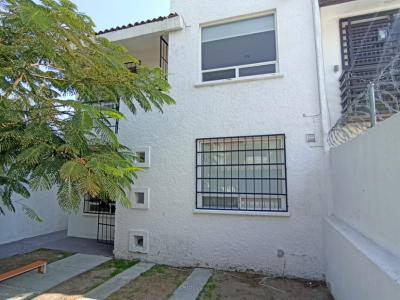 Las Trojes, casa seminueva en venta, 4 recamaras, 3 baños, privada