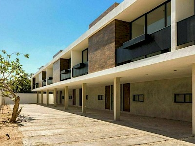 Townhouse Amueblado de 2 recámaras ubicado en San Ramón Norte. Mérida, Yuc. (Atrás de Plaza Townsquare)