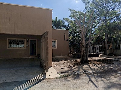 Casa de 1 planta en esquina RENTA/VENTA Mérida Yuc 1000 m2 