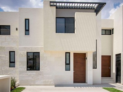  CASA NUBYE CON OFICINA Y SALA DE TV EN VENTA EN AZHALA, ZIBATÁ, QUERÉTARO