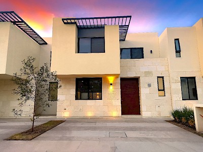 CASA ATZI EN VENTA EN AZHALA, ZIBATÁ, QUERÉTARO