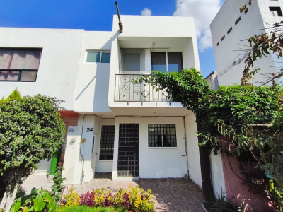 La Pradera, casa en venta seminueva en privada 3 niveles, 2 recamaras