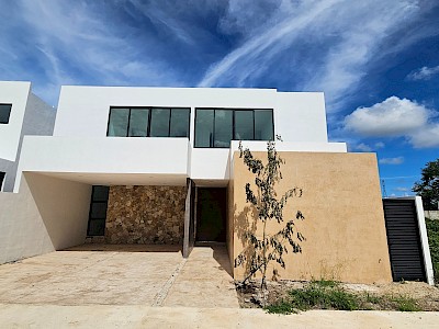 CASA EN VENTA PARQUE NATURA 4 HABITACIONES LOTE 215-2