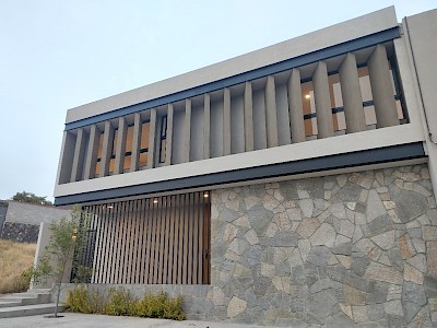 RESIDENCIA DE AUTOR EN VENTA EN ALTOZANO, QUERÉTARO