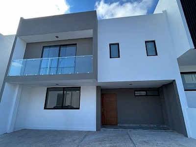 CASA EN VENTA Y RENTA EN JICURI, ZIBATÁ, QUERÉTARO