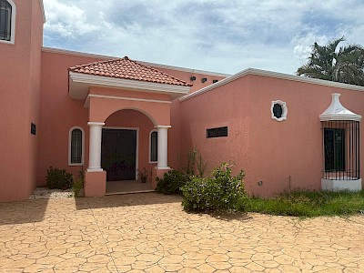 Venta casa de una planta Margaritas Cholul Mérida Yuc 