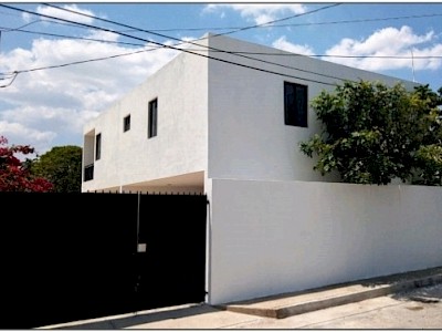 $12,000 Casa Nueva en Centro de Merida