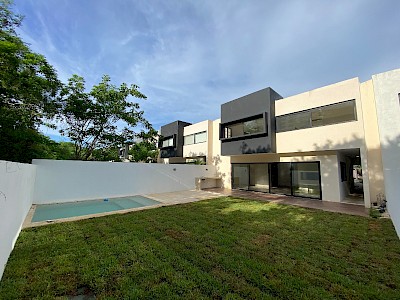 Venta de casa dentro de privada Cabo Norte, Mérida, Yucatán