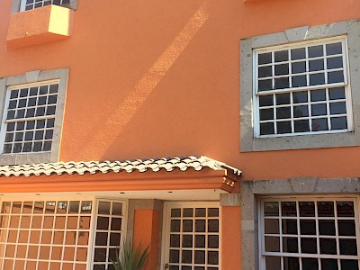 Casa sola en Fraccionamiento cerrado con vigilancia en Venta 