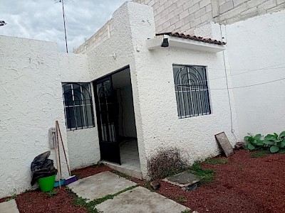 Casa de un nivel en renta 