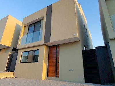 CASA EN VENTA CON RECÁMARA EN PLANTA BAJA SANTUARIO MÁS CIUDAD MESETA, QUERÉTARO
