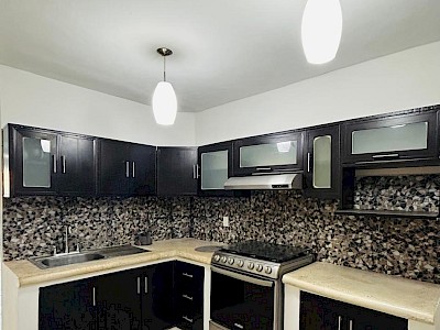 CASA  EN  VENTA  JARDINES  DEL  SUR