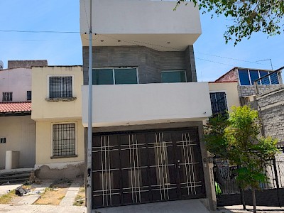 Casa en Venta En Jardines de Santiago