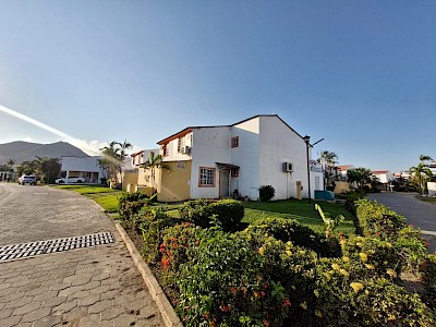 VENTA DE VILLA DIAMANTE AMPLIADO EN JOYAS DEL MARQUEZ ACAPULCO 