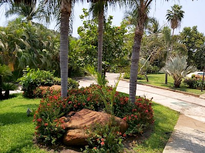 TERRENO A PIE DEL BOULEVARD DE LAS NACIONES EN ACAPULCO DIAMANTE