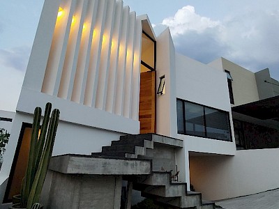 RESIDENCIA DE AUTOR EN VENTA Y RENTA EN JADE SUR, ZIBATÁ, QUERÉTARO