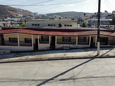 Propiedad de 3 Departamentos, Col Miguel Aleman