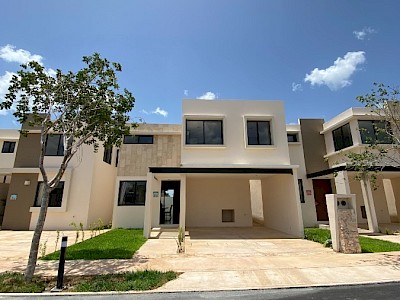 Casa en venta en maravillosa privada en Conkal, al norte de Mérida.