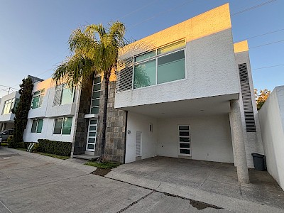 Casa renta villas de asis 