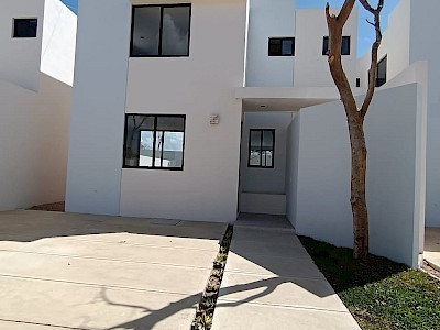 Casa en venta en Privada residencial al poniente de la ciudad, excelentes amenidades.