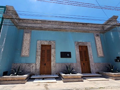 “CAFÉ Y MEXCAL” Hermosa y Enorme, Nueva. Muy cerca de La Ermita. En el Centro de Mérida 