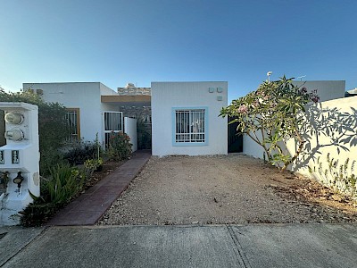 Casa en venta en Cd. Caucel Almendros, excelente potencial 