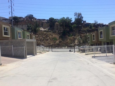 Casa en VENTA en privada muy segura CIPRES RESIDENCIAL, sobre libramiento Sur PRECIO DE VENTA $ 2'400,000.00 Pesos