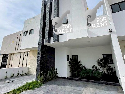 CASA EN RENTA EN JURIQUILLA 