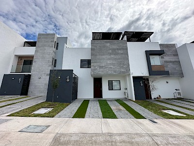 CASA ODRA EN VENTA ENTRECIELOS, ZIBATÁ, QUERÉTARO